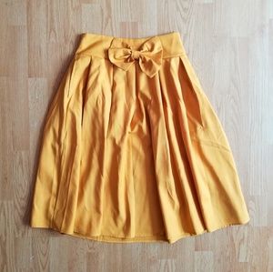 High Waisted Bowtie Pleated Skirt